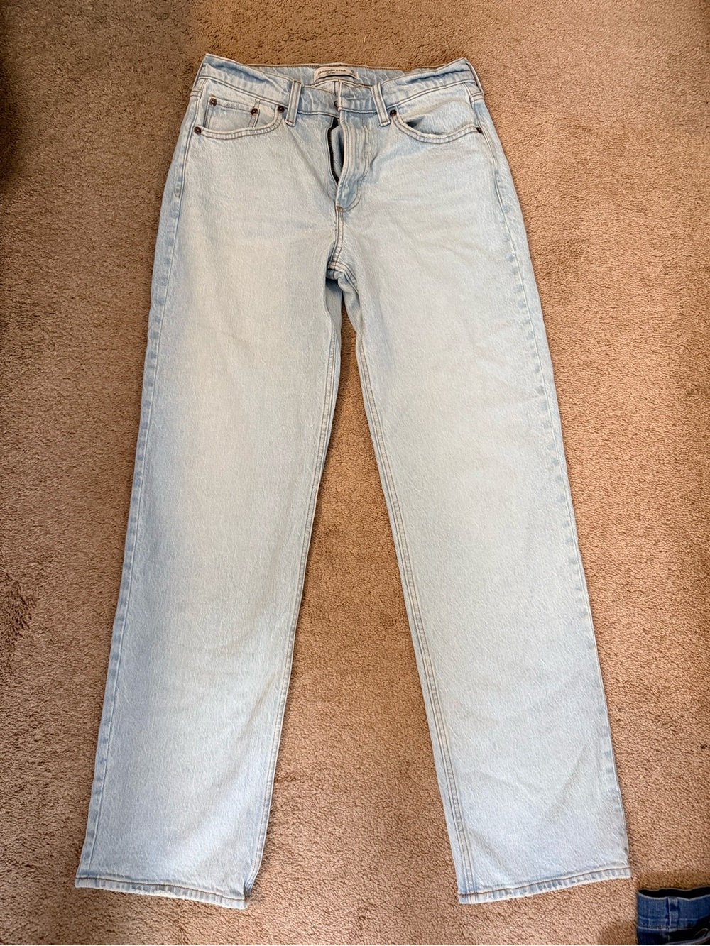 Abercrombie Light Wash Women’s Baggy Jeans